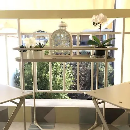 Tiny Deluxe In Kalamaria Апартаменти *